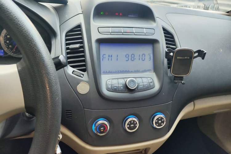 Used Geely Auto Diamond Fortune 2012 1.5L Ambition Trim Audio And AC Panel