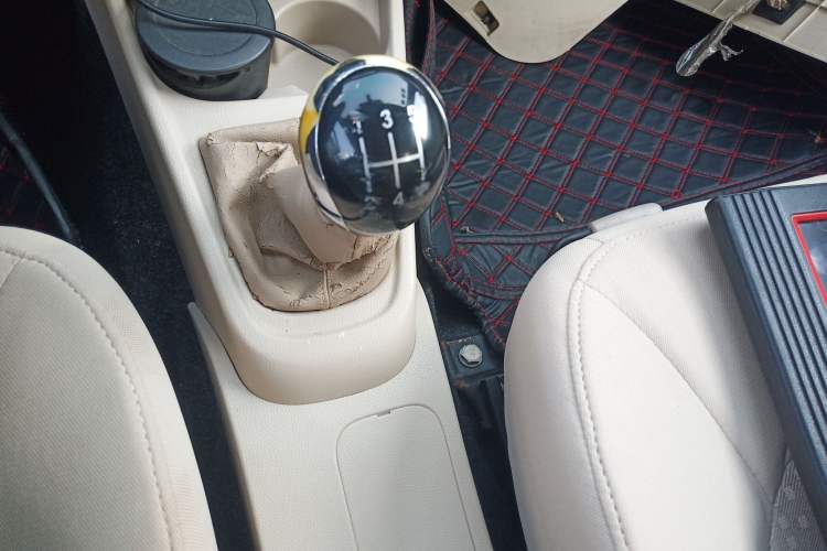 Used Geely Auto Diamond Fortune 2012 1.5L Elite Version Gear Lever