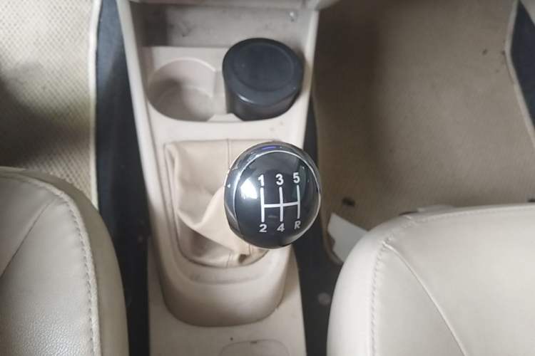 Used Geely Auto Diamond Fortune 2012 1.5L Elite Version Gear Lever