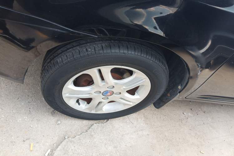Used Geely Auto Diamond Fortune 2012 1.5L Elite Version Left Front Wheel Hub