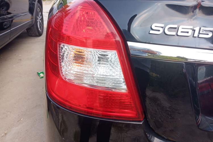 Used Geely Auto Diamond Fortune 2012 1.5L Elite Version Left Rear Taillight