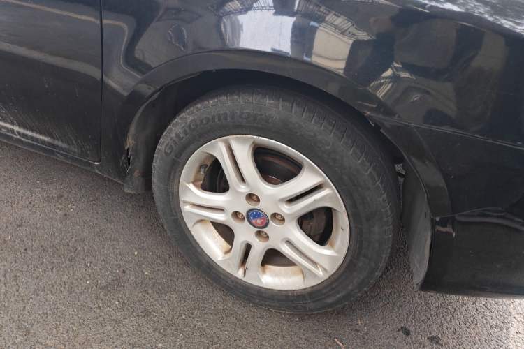 Used Geely Auto Diamond Fortune 2012 1.5L Ambition Trim Right Front Wheel Hub