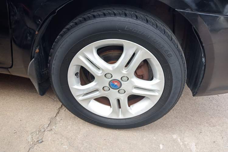 Used Geely Auto Diamond Fortune 2012 1.5L Elite Version Right Front Wheel Hub