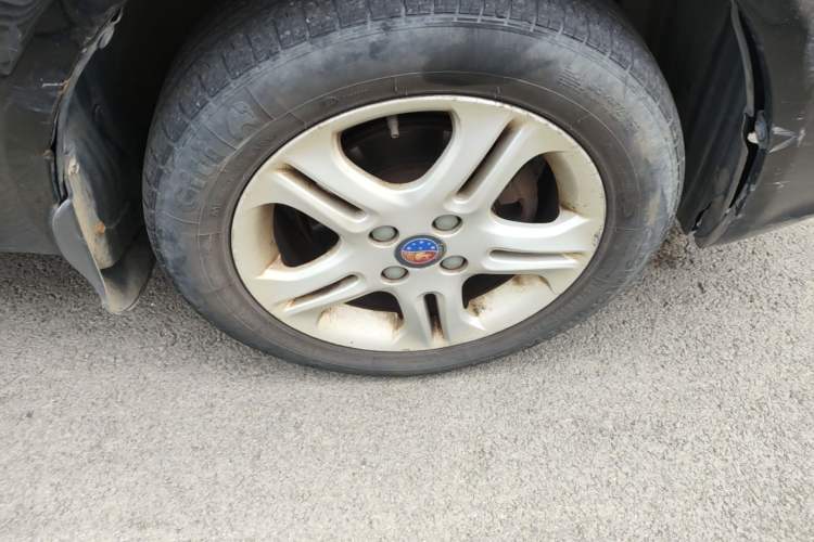 Used Geely Auto Diamond Fortune 2012 1.5L Ambition Trim Right Front Wheel Hub