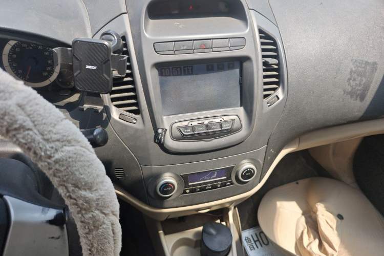 Used Geely Auto Diamond Fortune 2012 1.5L Luxury Model Audio And AC Panel