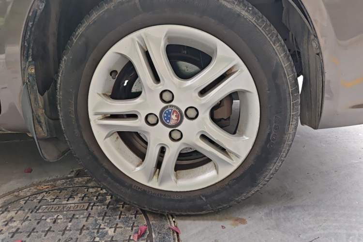 Used Geely Auto Diamond Fortune 2012 1.5L Elite Version Right Front Wheel Hub