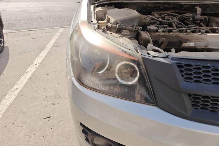 Used Geely Auto Diamond Fortune 2012 1.5L Ambition Trim Right Front Headlight