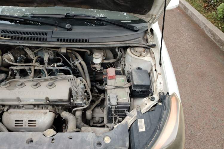 Used Geely Auto Diamond Fortune 2012 1.5L Elite Version Engine Bay Left