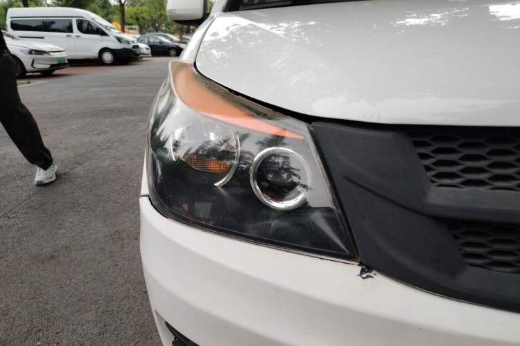 Used Geely Auto Diamond Fortune 2012 1.5L Elite Version Right Front Headlight