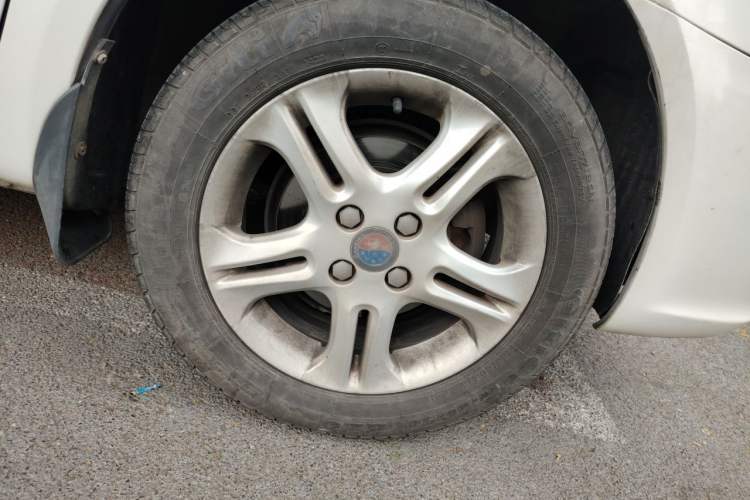 Used Geely Auto Diamond Fortune 2012 1.5L Elite Version Right Front Wheel Hub