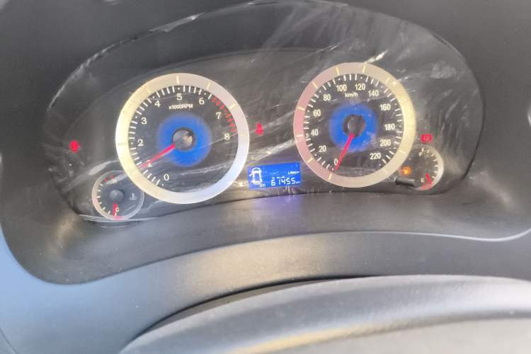 Used Geely Auto Diamond Fortune 2015 1.5L Elite Model Odometer Close Up