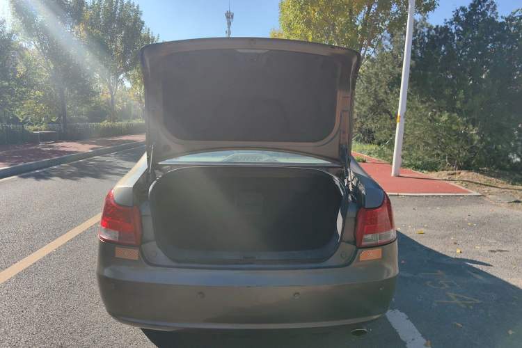 Used Geely Auto EC8 2013 2.0L Manual Elite Edition Trunk