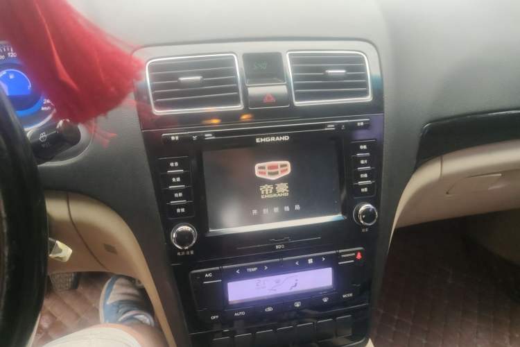 Used Geely Auto EC8 2011 2.0L Manual Comfort Edition Audio And AC Panel