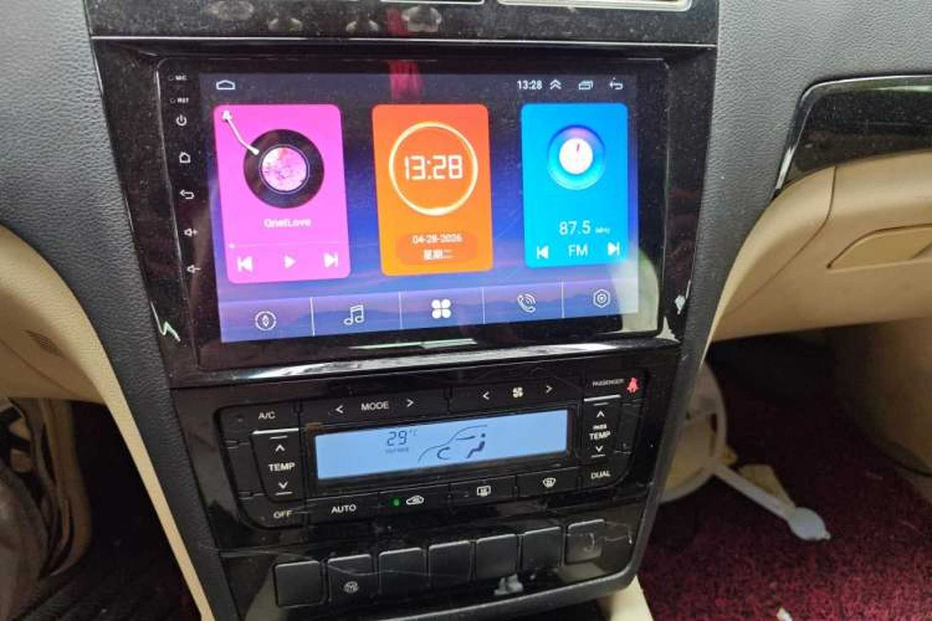 Used Geely Auto EC8 2011 2.0L Automatic Comfort Edition Audio And AC Panel