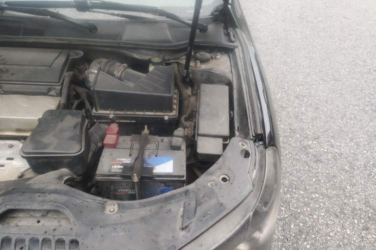 Used Geely Auto EC8 2011 2.0L Manual Comfort Edition Engine Bay Left