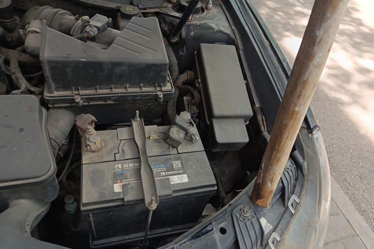 Used Geely Auto EC8 2011 2.0L Automatic Comfort Edition Engine Bay Left
