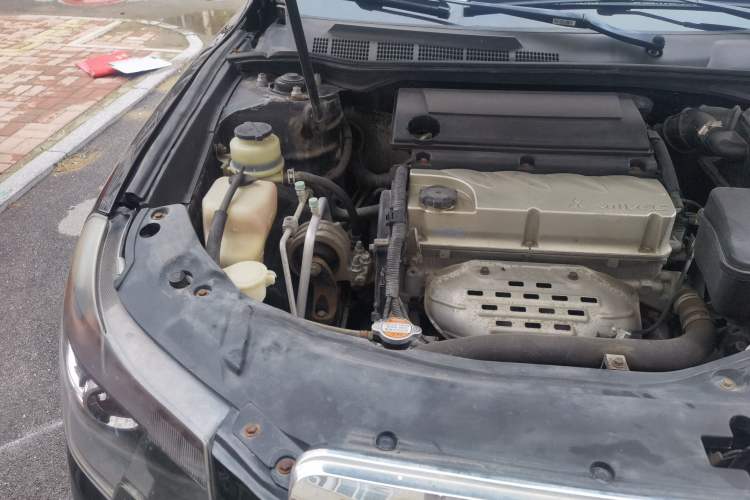 Used Geely Auto EC8 2011 2.0L Manual Comfort Edition Engine Bay Right