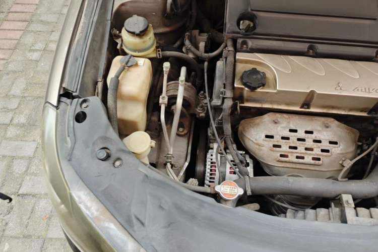 Used Geely Auto EC8 2011 2.0L Automatic Comfort Edition Engine Bay Right