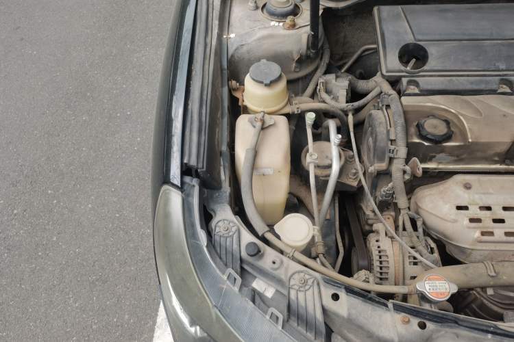 Used Geely Auto EC8 2011 2.4L Automatic Prestige Edition Engine Bay Right