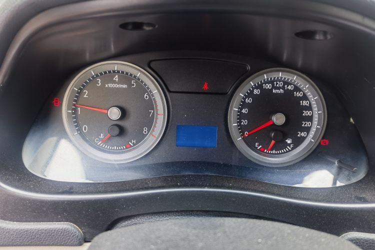 Used Geely Auto EC8 2011 2.0L Manual Comfort Edition Odometer Close Up