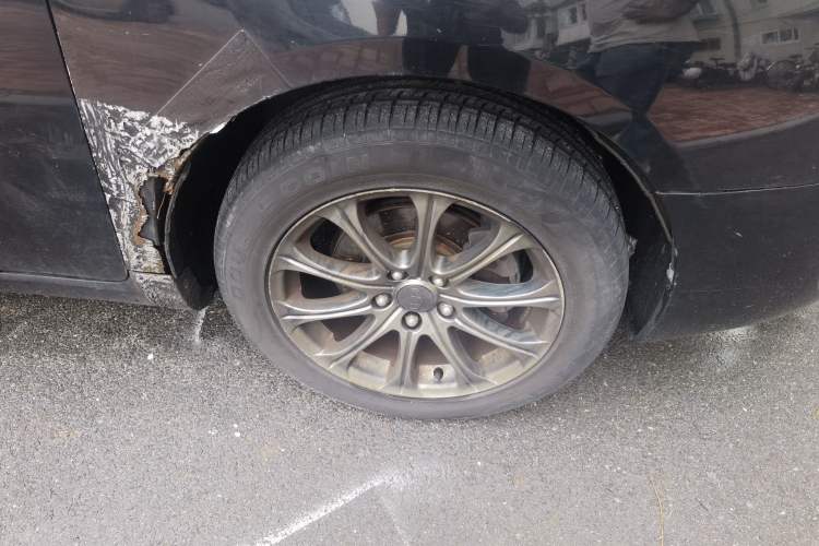 Used Geely Auto EC8 2011 2.0L Manual Comfort Edition Right Front Wheel Hub