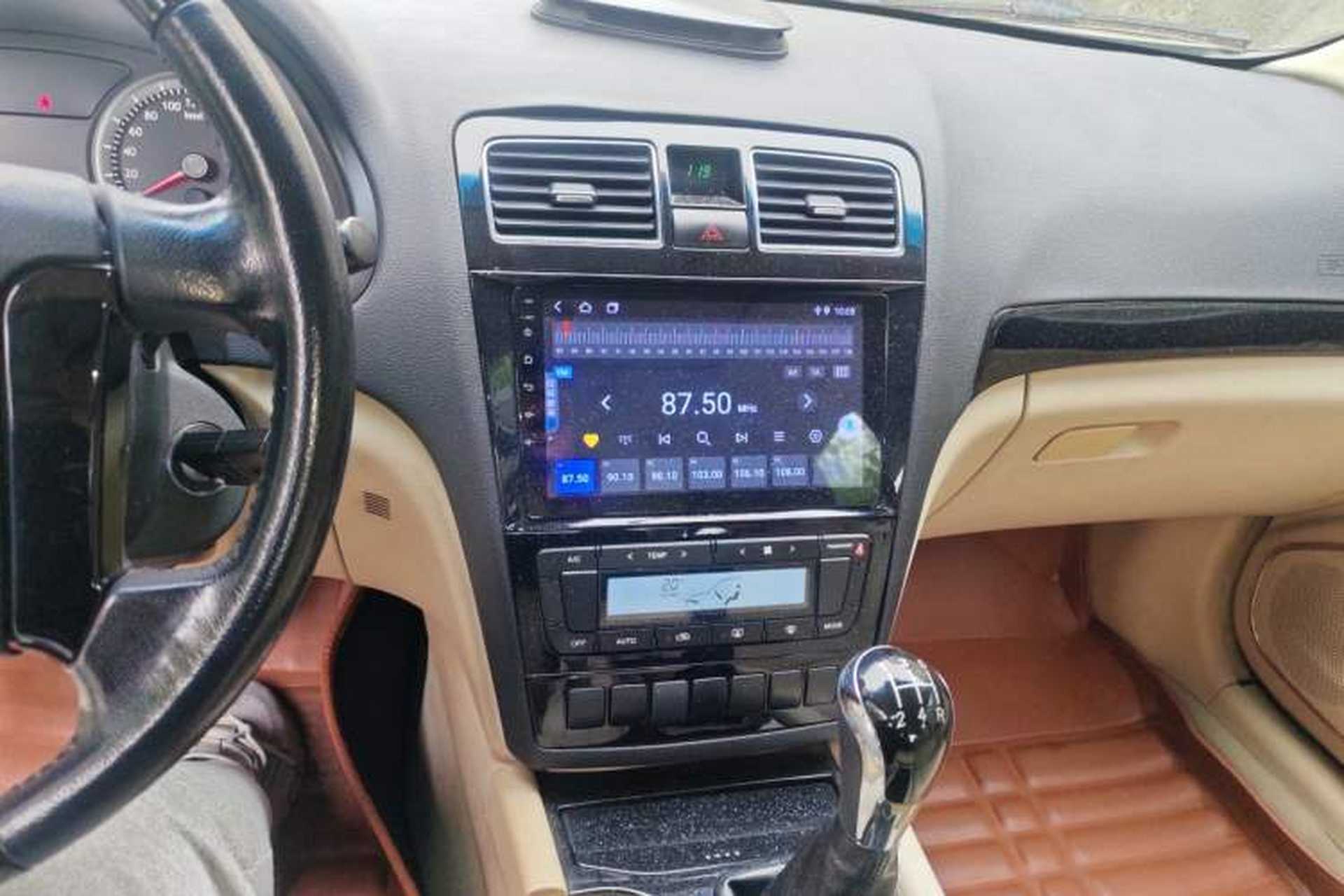 Used Geely Auto EC8 2011 2.0L Manual Comfort Edition Audio And AC Panel
