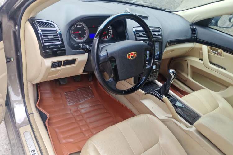 Used Geely Auto EC8 2011 2.0L Manual Comfort Edition Center Console