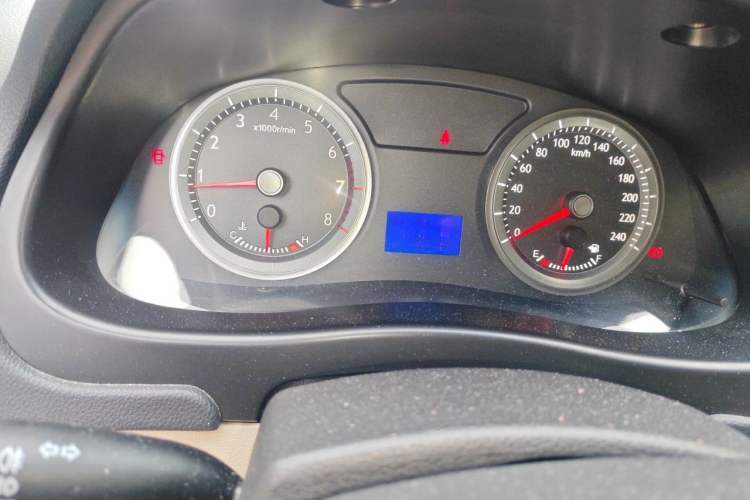 Used Geely Auto EC8 2011 2.0L Manual Comfort Edition Odometer Close Up