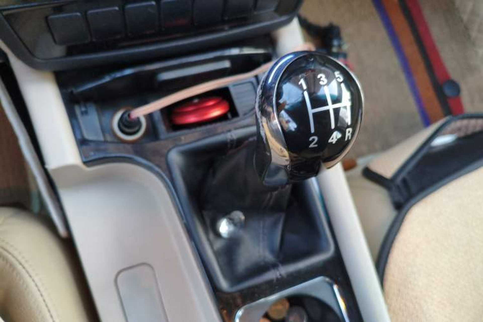 Used Geely Auto EC8 2011 2.0L Manual Comfort Edition Gear Lever