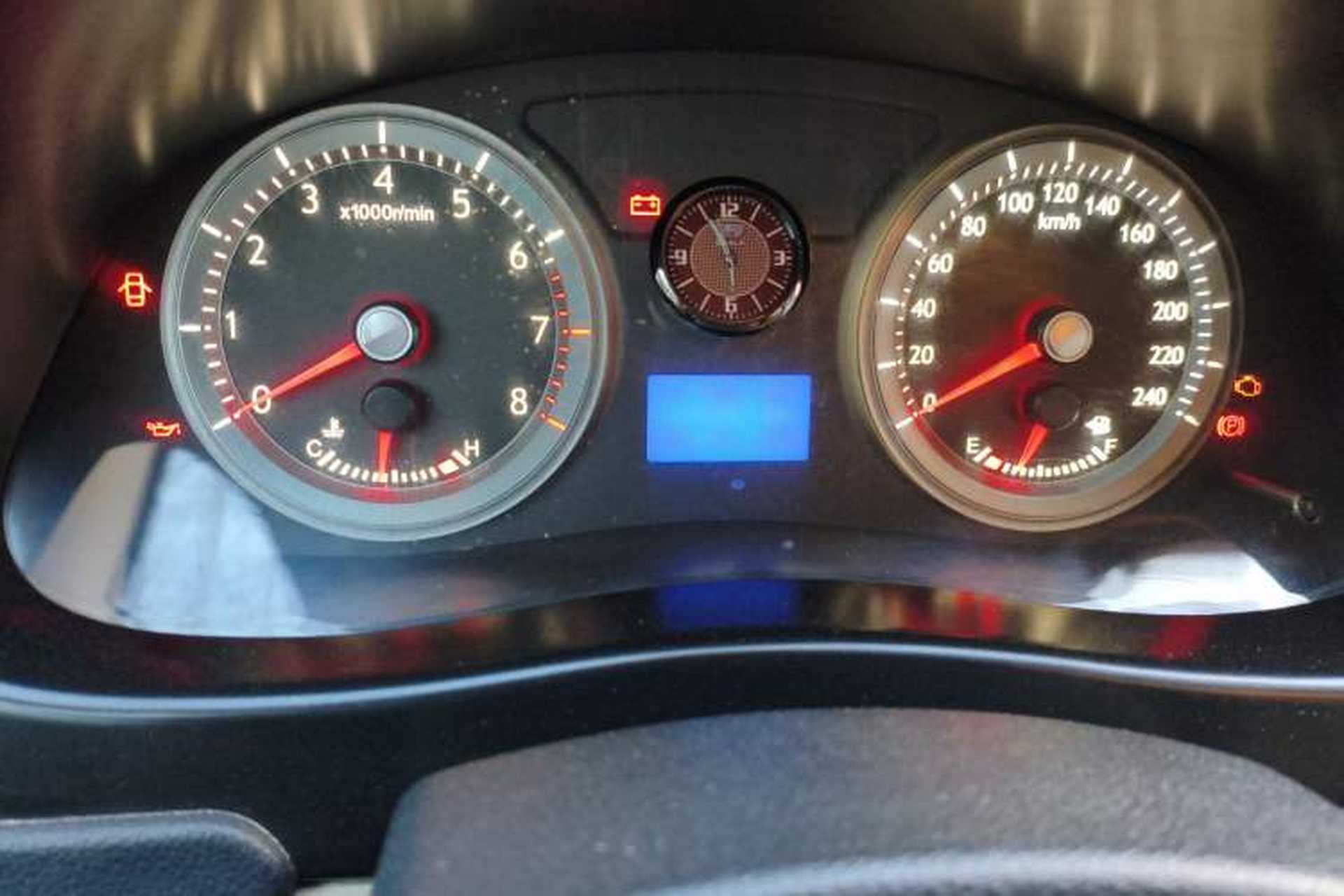 Used Geely Auto EC8 2011 2.0L Manual Comfort Edition Odometer Close Up