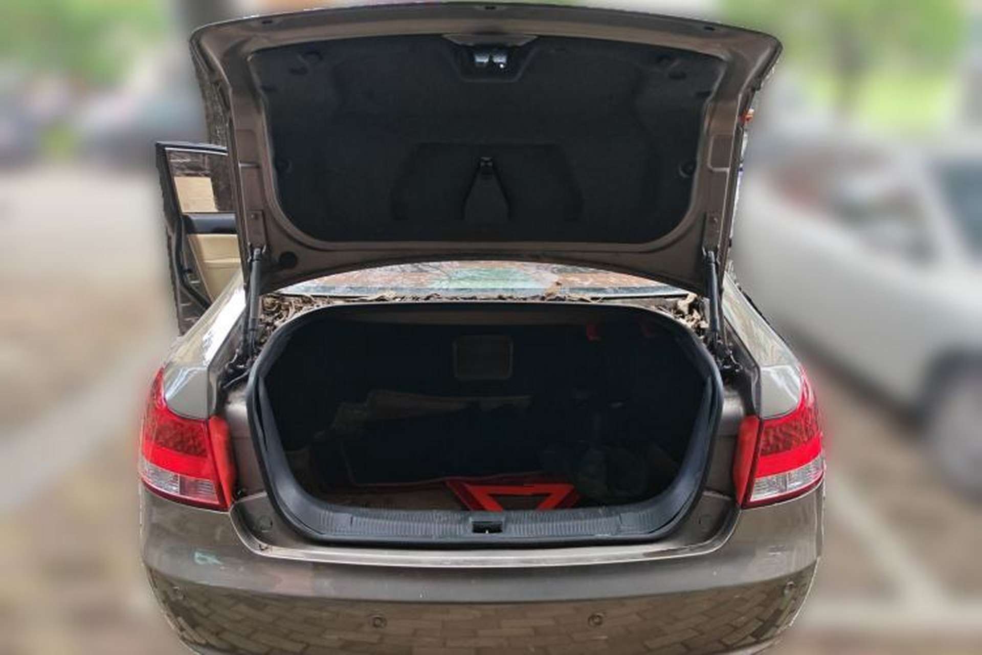 Used Geely Auto EC8 2011 2.0L Automatic Comfort Edition Trunk