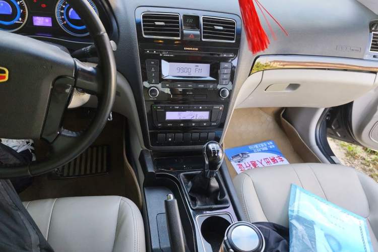 Used Geely Auto EC8 2013 2.0L Manual Elite Edition Audio And AC Panel