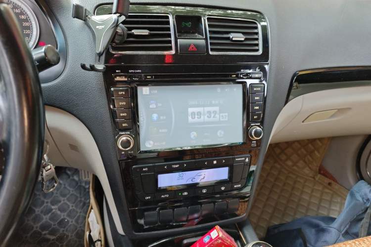 Used Geely Auto EC8 2013 2.0L Manual Elite Edition Audio And AC Panel