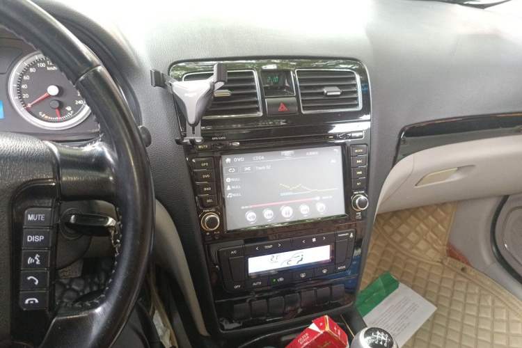 Used Geely Auto EC8 2013 2.0L Manual Elite Edition Audio And AC Panel