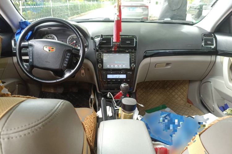 Used Geely Auto EC8 2013 2.0L Manual Elite Edition Center Console
