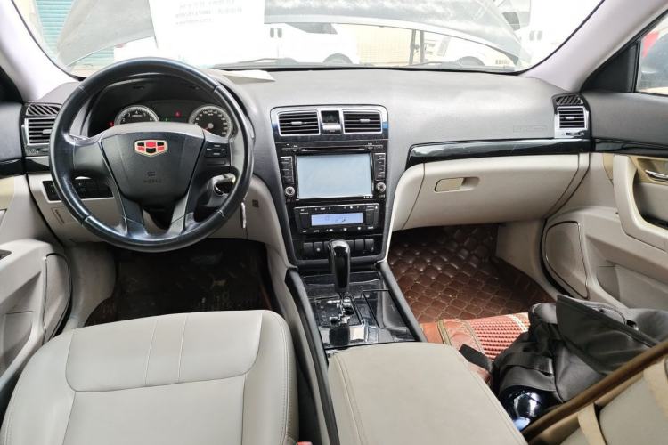 Used Geely Auto EC8 2013 2.0L Automatic Elite Model Center Console