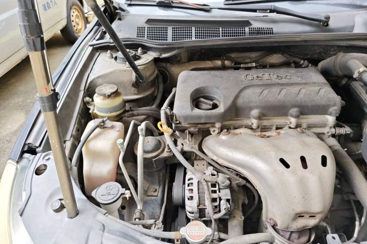 Used Geely Auto EC8 2013 2.0L Automatic Elite Model Engine Bay Right