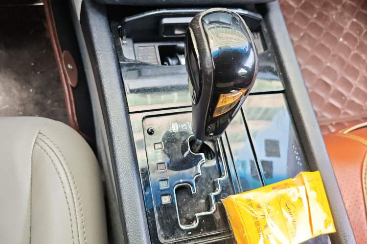 Used Geely Auto EC8 2013 2.0L Automatic Elite Model Gear Lever
