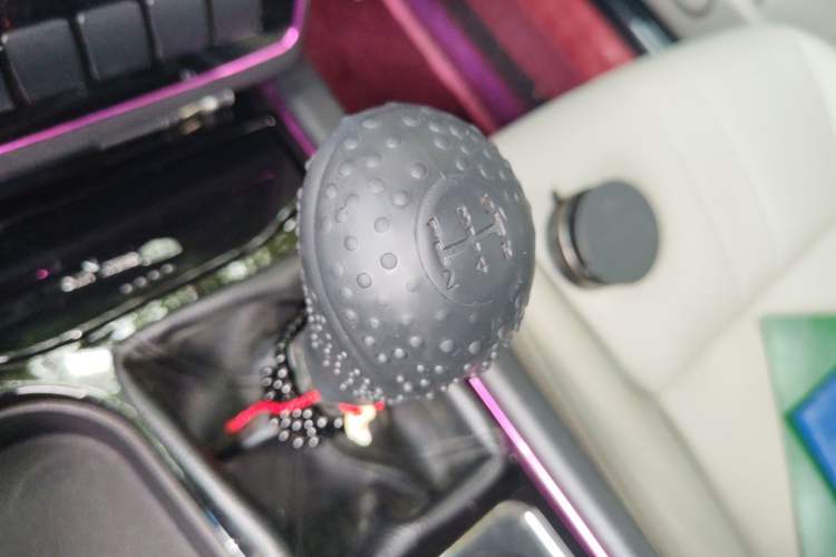 Used Geely Auto EC8 2013 2.0L Manual Elite Edition Gear Lever