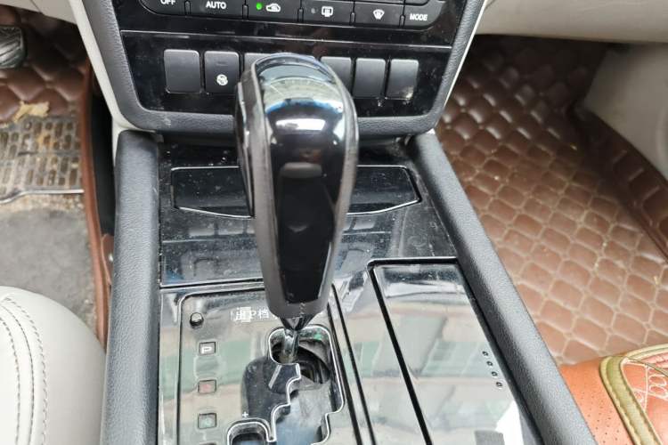 Used Geely Auto EC8 2013 2.0L Automatic Elite Model Gear Lever