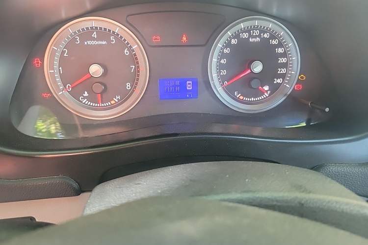 Used Geely Auto EC8 2013 2.0L Manual Luxury Version Odometer Close Up