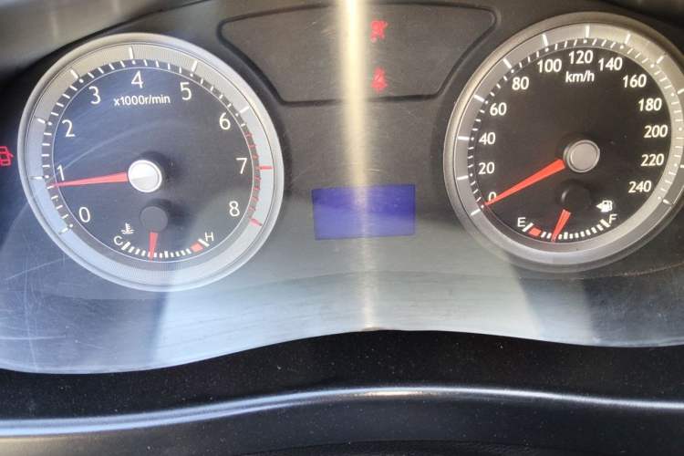 Used Geely Auto EC8 2013 2.0L Manual Elite Edition Odometer Close Up