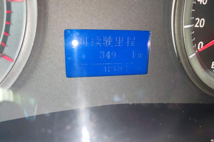 Used Geely Auto EC8 2013 2.0L Manual Elite Edition Odometer Close Up