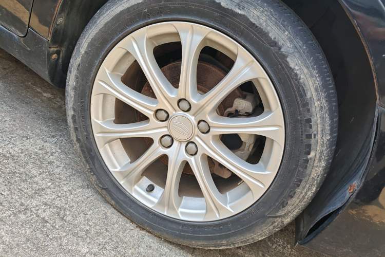 Used Geely Auto EC8 2013 2.0L Automatic Elite Model Right Front Wheel Hub