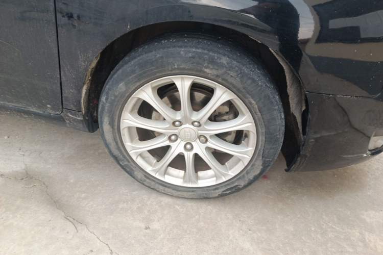 Used Geely Auto EC8 2013 2.0L Automatic Elite Model Right Front Wheel Hub