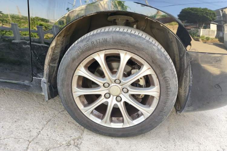 Used Geely Auto EC8 2013 2.0L Manual Elite Edition Right Front Wheel Hub