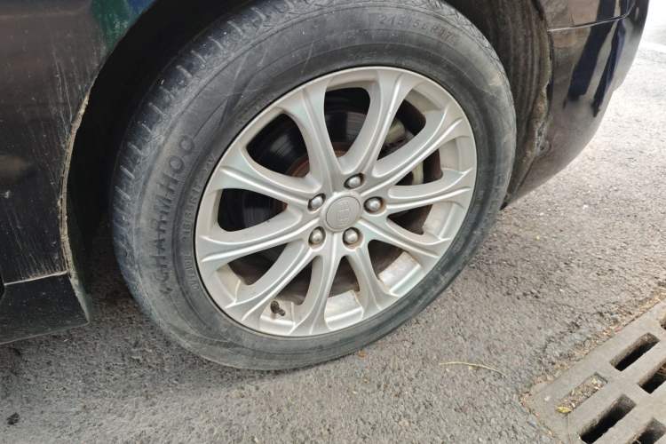 Used Geely Auto EC8 2013 2.0L Manual Elite Edition Right Front Wheel Hub