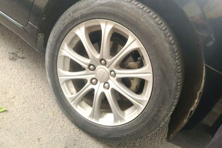 Used Geely Auto EC8 2013 2.0L Manual Elite Edition Right Front Wheel Hub