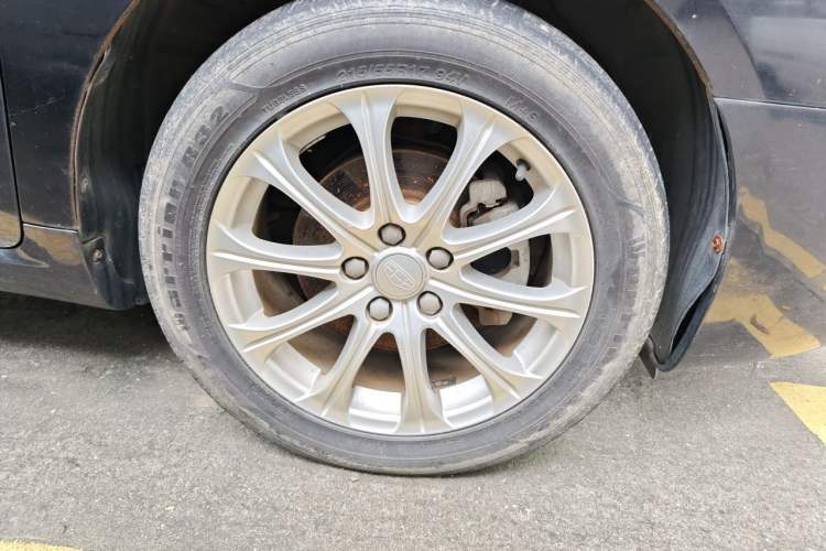 Used Geely Auto EC8 2013 2.0L Automatic Elite Model Right Front Wheel Hub