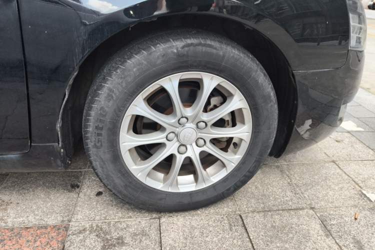 Used Geely Auto EC8 2013 2.0L Automatic Entry Model Right Front Wheel Hub